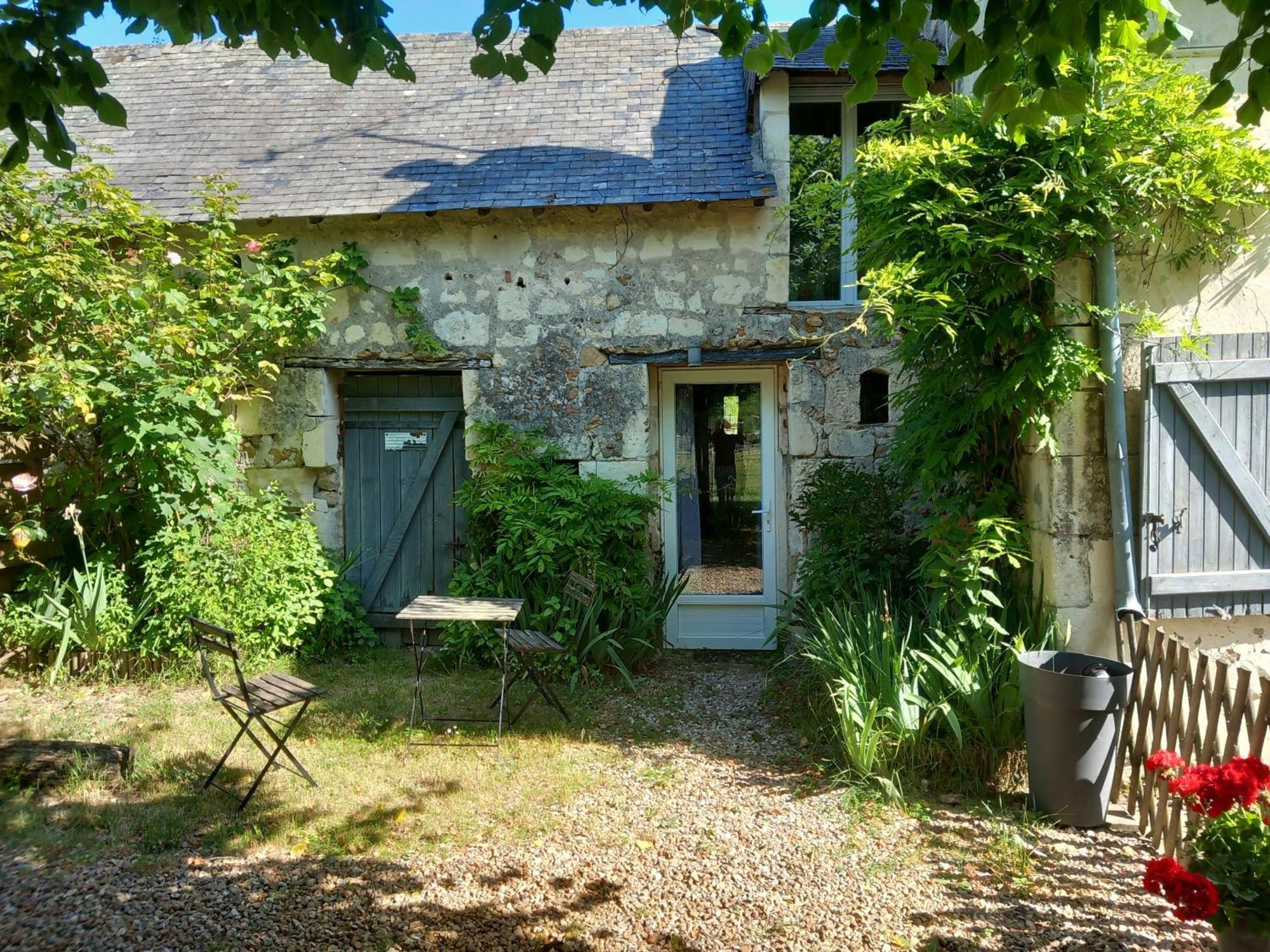 Les Chambres Du Vau Profond Vernoil Exteriér fotografie